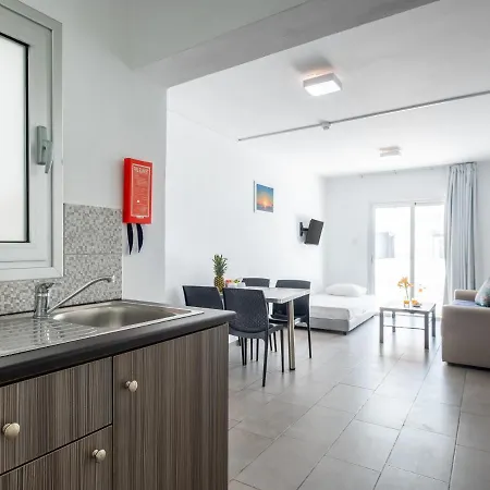 Charming And Welcoming 1-Bedroom Apartment In Sunny Ayia Napa All Yours شقة
